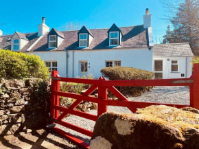 No 4 old post office row Isle of Skye - Book Now!